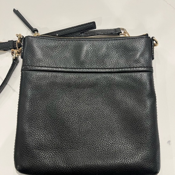 Kate Spade Black Crossbody Bag with Adjustable Strap and Zipper Closure - Picture 10 of 13